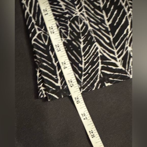 Coldwater Creek women’s size medium top. - Picture 10 of 10